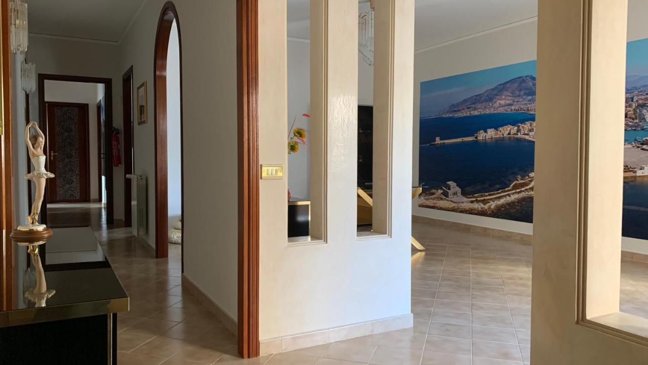 La Casa Di Angelica Apartment Trapani Bagian luar foto